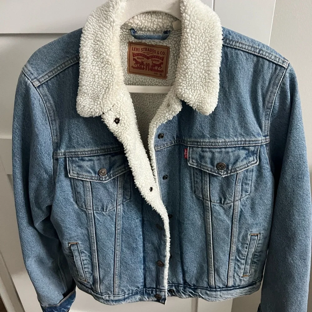 Levi's Blue Denim Jacket with Sherpa Collar - Picture 3 of 3